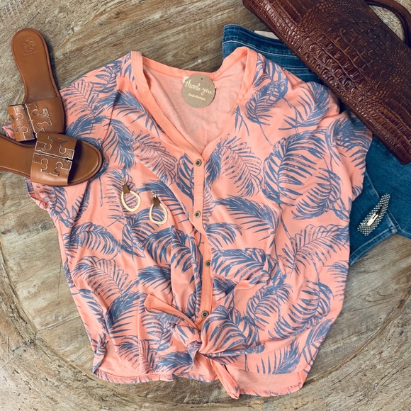 Leaf Twist Front Knit Top - Picture 5 of 6